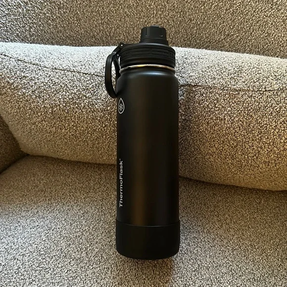 Brand New Black Thermoflask Water Bottle - Picture 3 of 4